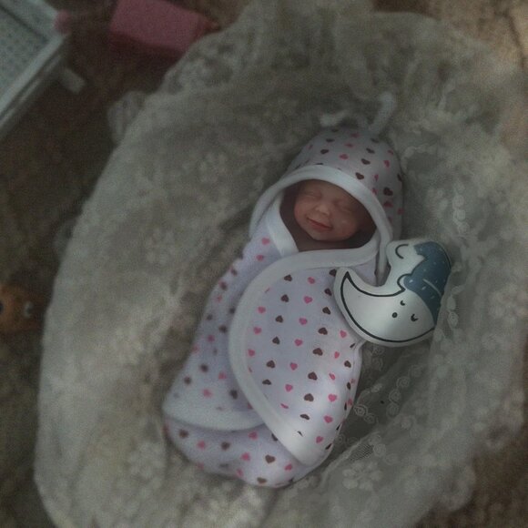 🆕4.5 Inch Full Body Silicone Reborn Baby Dolls Newborn Girl with Doll Cloth - Picture 2 of 5